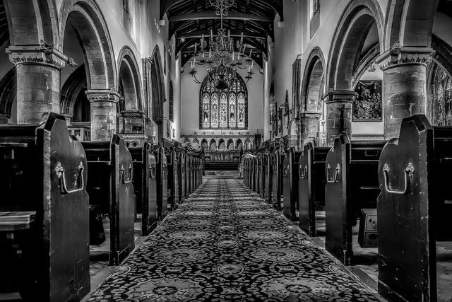https://pixabay.com/photos/church-b-w-indoor-old-room-memory-5374287/
