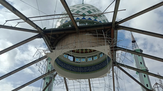 Masjid Raya Suada Mamuju bakal dirobohkan. Foto: Awal Dion/SulbarKini