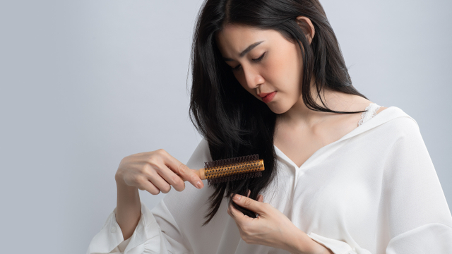 Ilustrasi Perawatan Rambut Ibu. Foto: Shutter Stock