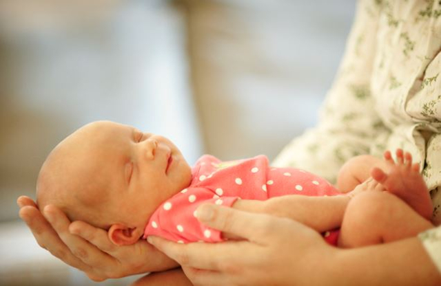 Ilustrasi nama bayi yang lahir saat fajar (Sumber: Freepik)