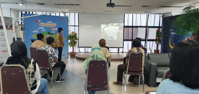 Mahasiswa MBA ITB Magang Bantu Petani dalam penerapan Teknologi Digital Agro