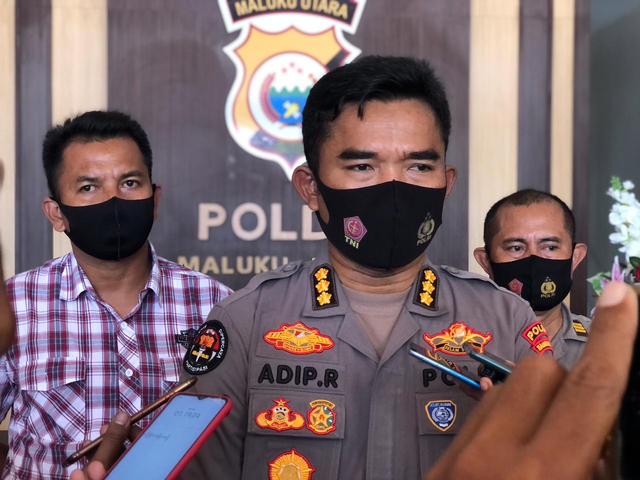 Kabid Humas Polda Malut, Kombes Pol Adip Rojikan. Foto: Samsul Hi Laijou/cermat