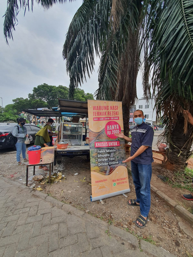 Dimas Dwi Ananto, warga yang menginisiasi makan bayar Rp 2.000. Foto: Dok. Pribadi