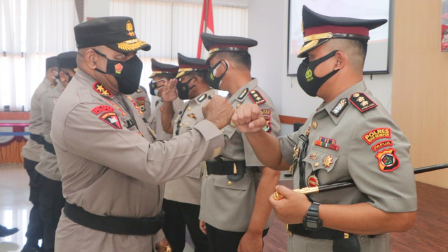 Serah terima jabatan Karo Ops Polda Papua dan 3 kapolres di Papua. (Dok Humas Polda Papua) 
