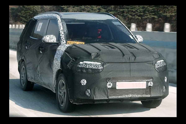 Low MPV Kia KY. Foto: dok. India Car News