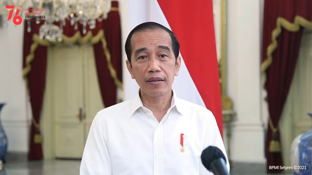 Jokowi minta Menkes Tetap Harga PCR Rp 450 - 550 ribu. Foto: Youtube/Sekretariat Presiden
