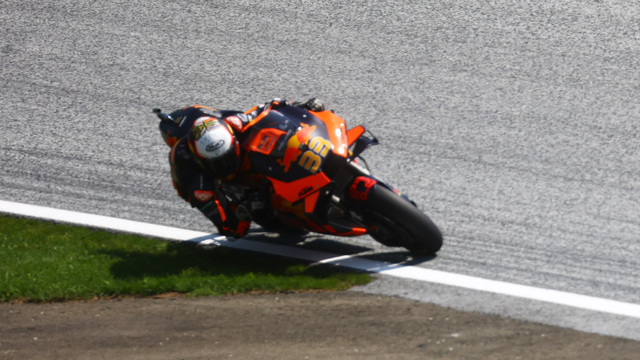 Brad Binder dari Red Bull KTM Factory Racing di Sirkuit Red Bull Ring, Spielberg, Austria. Foto: Borut Zivulovic/REUTERS