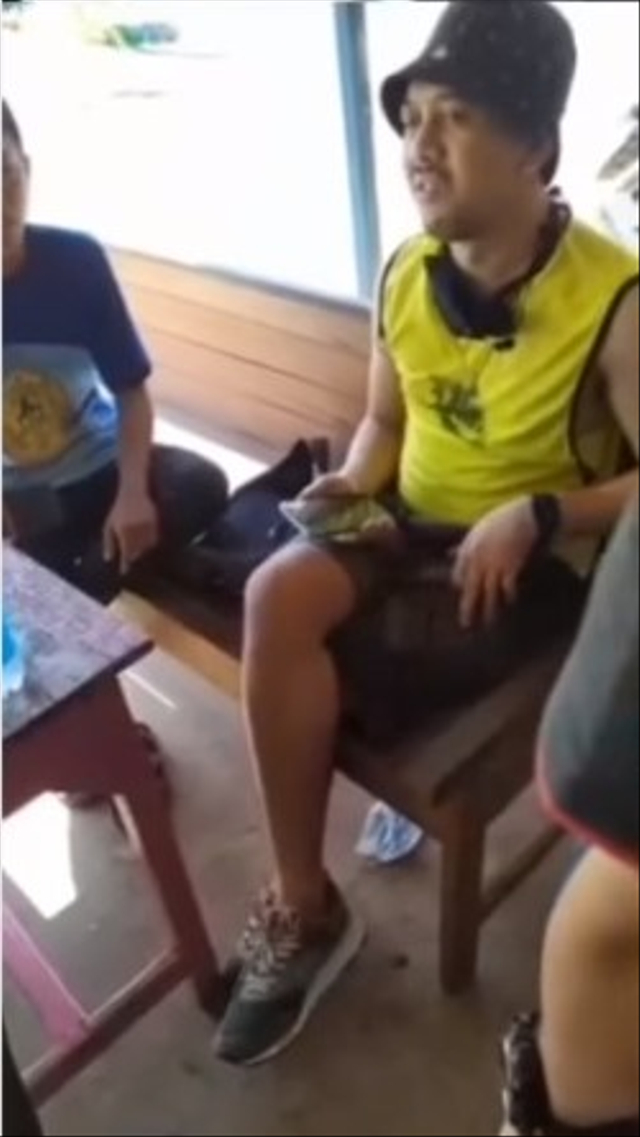 Viral seorang pria asal Bandung jenguk teman dan menginap selama 3 hari di RSK Tayu, Pati, Jawa Tengah yang telah lama tidak beroperasi alias terbengkalai. (Foto: TikTok/@yekwor)