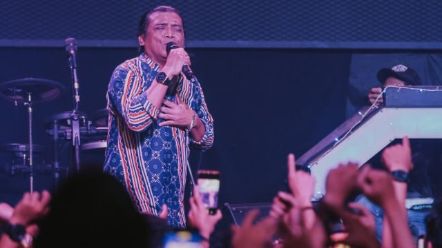 Didi Kempot, penulis dan penyanyi lagu Suket Teki. Foto: Kumparan