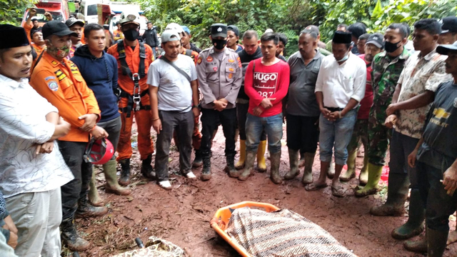 Dua warga warga Kabupaten Pidie, Aceh, ditemukan tewas akibat jatuh ke jurang saat tengah mencari sarang burung walet. Foto: Dok. Istimewa