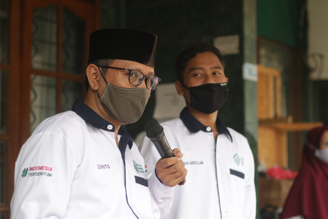 Direktur Eksekutif Rumah Sosial Kutub saat Menyampaikan Amanat Pembina Upacara. Foto: Dok. Rumah Sosial Kutub