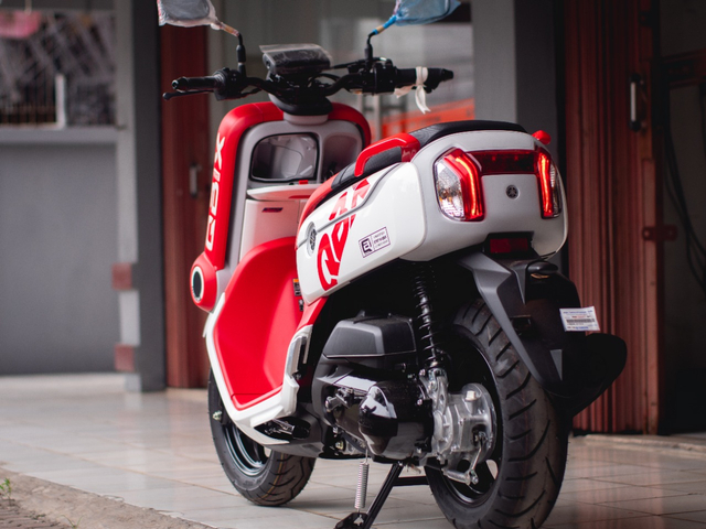 Tampilan belakang Yamaha Qbix 125. Foto: Safari Motor