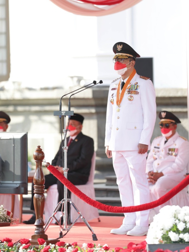 Gubernur Provinsi Jawa Barat Ridwan Kamil upacara HUT ke-76 RI di Gedung Sate, Bandung. Foto: Dok. Pemprov Jabar