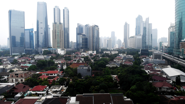 Suasana deretan gedung bertingkat di Jakarta, Rabu (18/8/2021). Foto: Akbar Nugroho Gumay/ANTARA FOTO