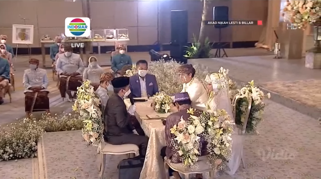 Pernikahan Lesty Kejora dan Rizky Billar. Foto: Vidio.com