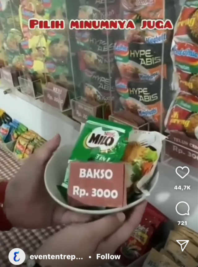 Warmindo di Makassar suguhkan menu mi yang bisa dikustom. (Sumber : Instagram/@evententrepreneurid)
