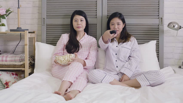 Ilustrasi Nonton Film Gratis Subtitle Indonesia Foto: Ahutterstock