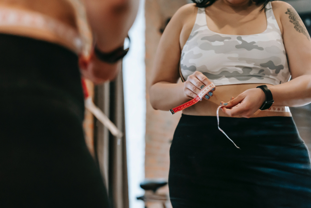 Ilustrasi cara mengukur lingkar pinggang, mengapa penting? Foto: Pexels