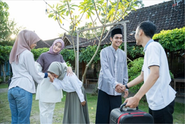 Ilustrasi pasangan suami istri yang didatangi temanya dan mengucapkan marhaban ahlan wa sahlan bihudurikum. https://www.freepik.com/