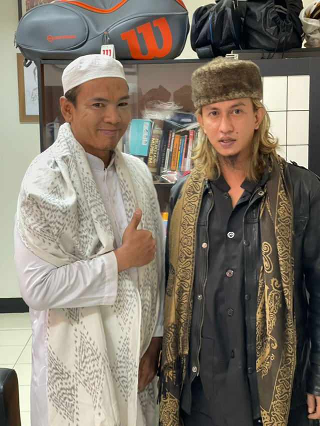 Ryan Jombang (kiri) dan Habib Bahar (kanan) di Lapas Gunung Sindur. Foto: Dok. Istimewa