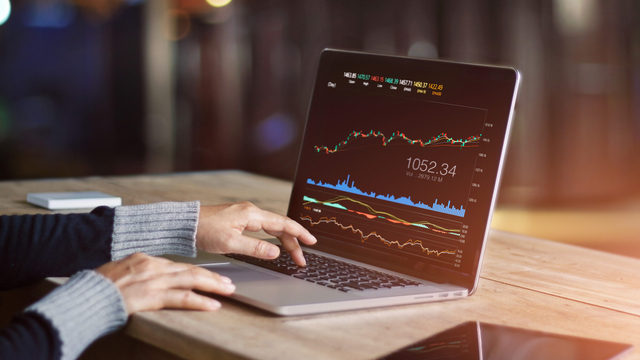 Ilustrasi Trading Forex. Foto: Shutter Stock