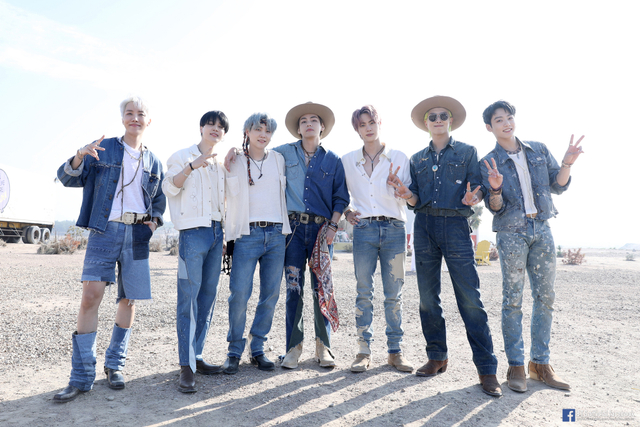 Lirik lagu Permission to Dance - BTS. Foto: Twitter/BTS_bighit