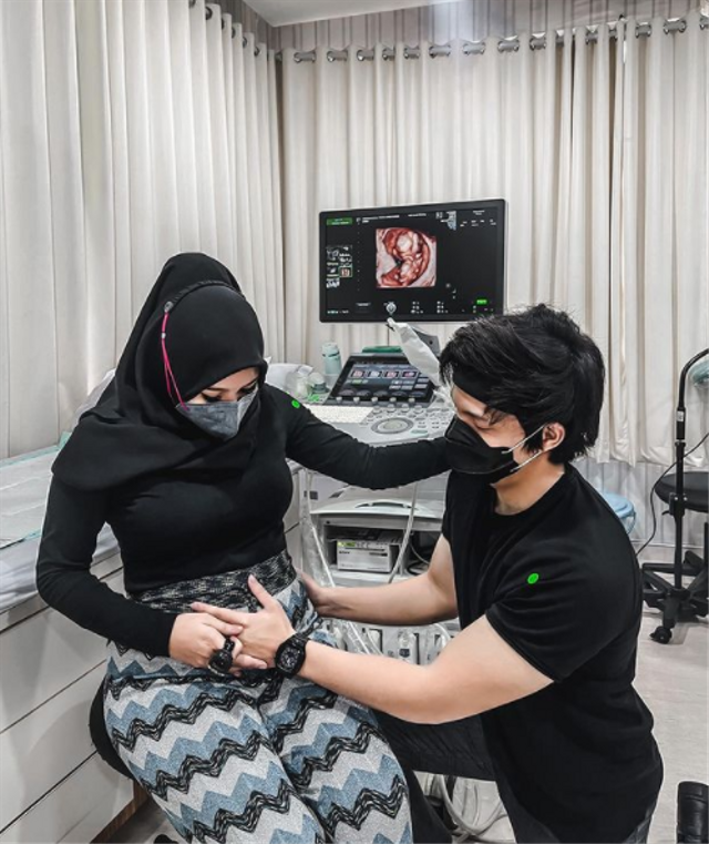 Atta Halilintar dan Aurel Hermansyah. Foto: Instagram/attahalilintar