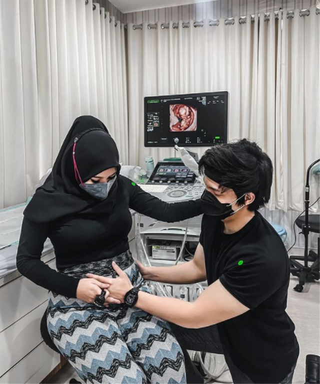 Atta Halilintar dan Aurel Hermansyah. Foto: Instagram/attahalilintar