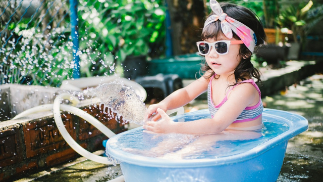 Manfaat anak main air Foto: Shutterstock