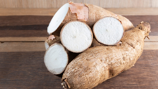 Singkong sebagai MPASI Bayi, Kapan Boleh Diberikan? Foto: Shutter Stock