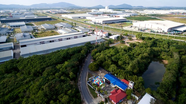 Ilustrasi kawasan industri. Foto: Shutter Stock