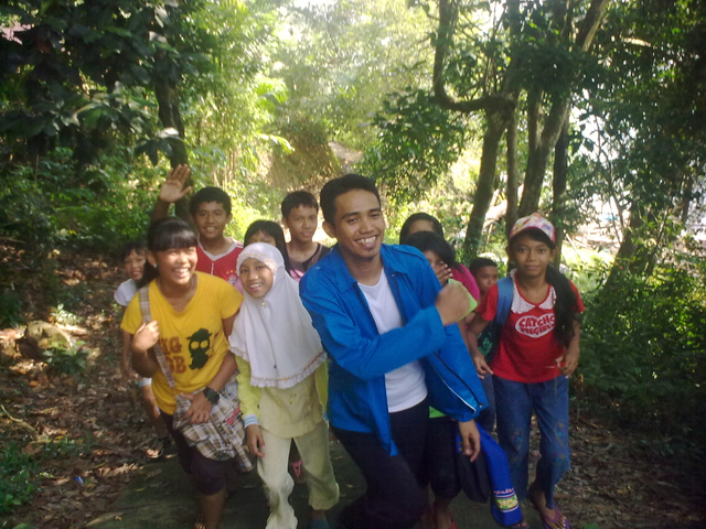 Kemerdekaan dan Keceriaan Guru bersama Siswanya. Foto: Dok. Pribadi