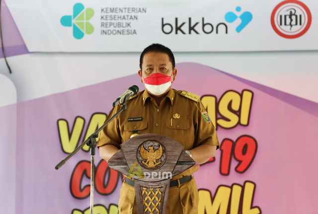 Gubernur Lampung Arinal Djunaidi meninjau pelaksanaan vaksinasi ibu hamil di RSIA Beleza Bandar Lampung, Senin (24/8) | Foto : Ist