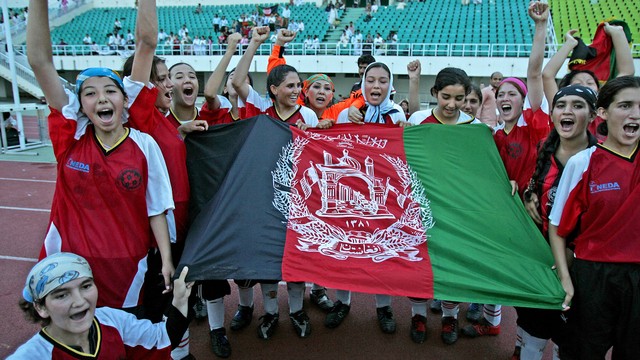 Timnas Sepak Bola Wanita Afghanistan. Foto: Aamir QURESHI/AFP