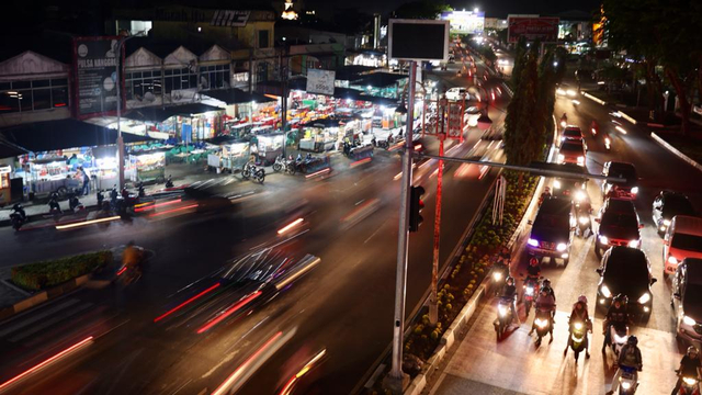 Suasana malam di Kota Banda Aceh. Foto: Suparta/acehkini
