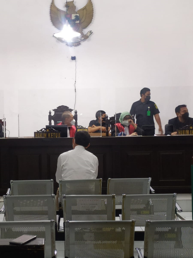 Wali Kota Cimahi Ajay Muhammad Priatna menjalani sidang pembacaan vonis di Pengadilan Tipikor Bandung. Foto: Rachmadi Rasyad/kumparan