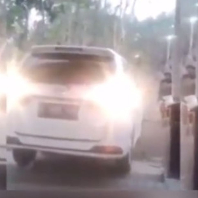 Kisah mistis pengemudi mobil di Madiun, Jawa Timur, tersesat hingga tidur di tempat pemakaman usai mengantar kakek-kakek. (Foto: TikTok @baphometnic)