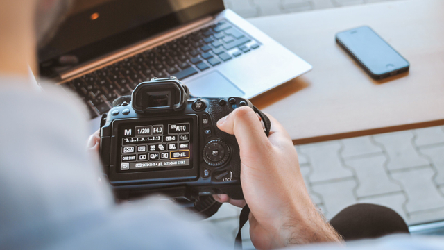 Ilustrasi fotografer (Sumber: https://www.pexels.com)