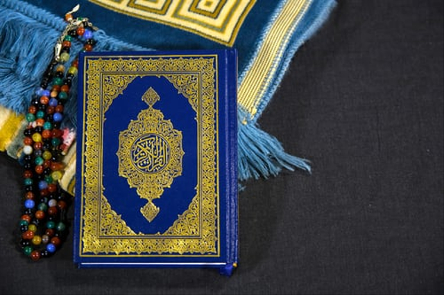 Ilustrasi Al Quran. Sumber: unsplash.com