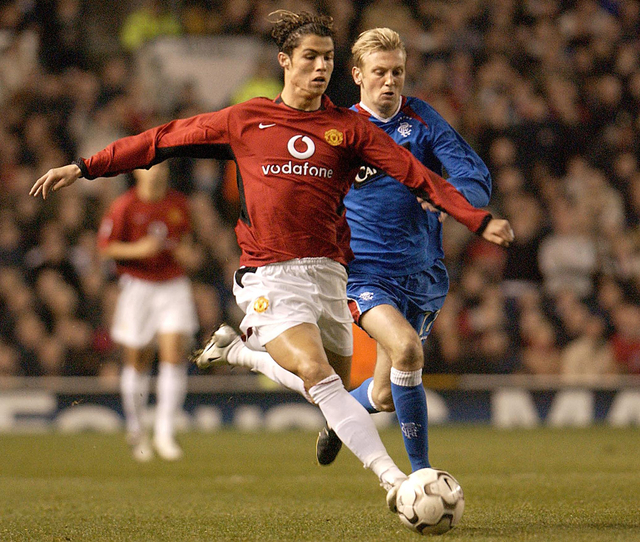 Pemain Manchester United Cristiano Ronaldo pada pertandingan Liga Champions di Old Trafford, Manchester, Inggris pada 4 November 2003. Foto: PAUL BARKER / AFP