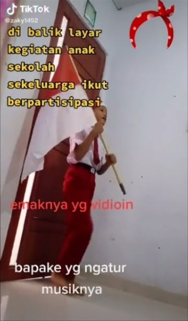 Viral momen kocak satu keluarga di Kota Batam membantu tugas anak saat membuat video perayaan HUT ke-76 RI. (Foto: TikTok/@zaky1452)
