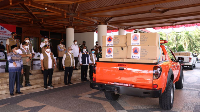 Bantuan dari BPNP yang diserahkan Letjen Ganip Warsito ke Aceh. Foto: Humas Aceh