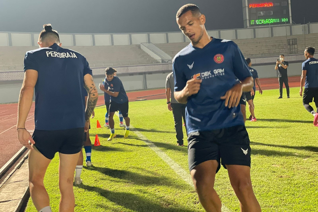 Pemain Persiraja Banda Aceh menjalani match official training di Stadion Indomilk Arena sebelum laga melawan Bhayangkara FC di Liga 1 2021/22. Foto: Dok. Persiraja