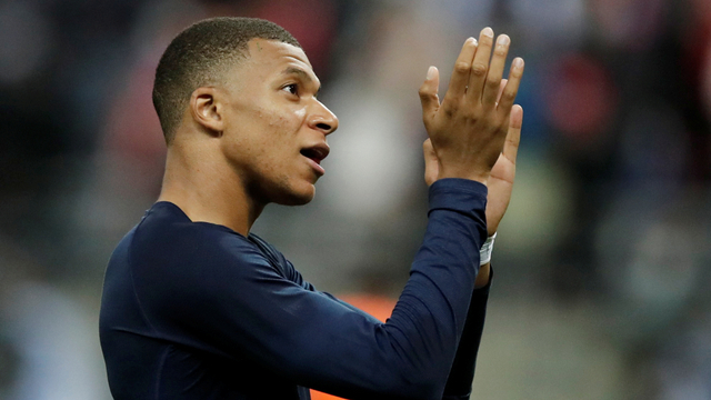 Pemain Paris St Germain Kylian Mbappe usai  pertandingan menghadapi Stade de Reims di Stade Auguste-Delaune, Reims, Prancis, Minggu (29/8). Foto: Benoit Tessier/REUTERS