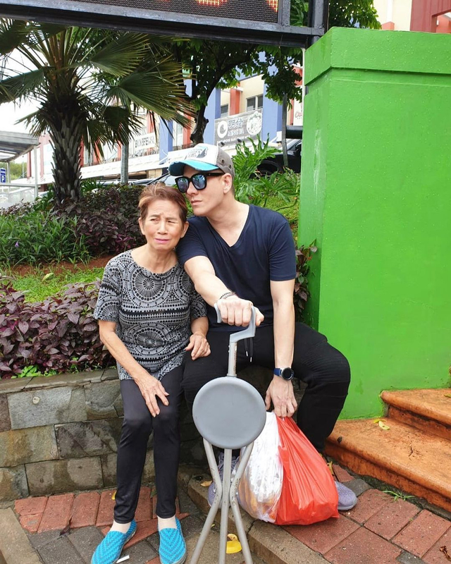 Bertrand Antolin dan ibu kandungnya. foto: instagram @bertrand1407