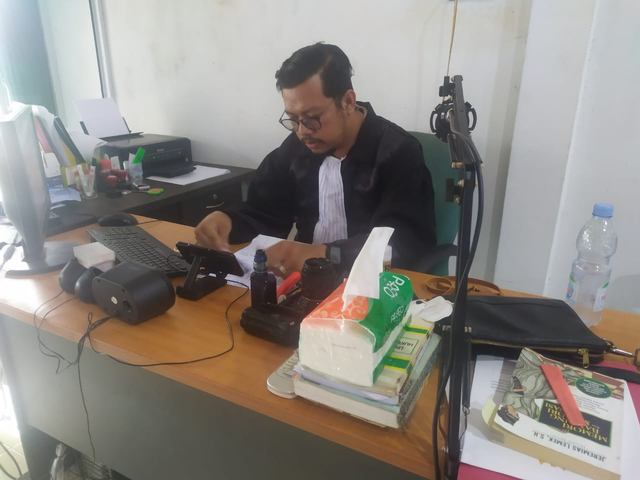 Onslag, Majelis Hakim Putus Bebas Terdakwa Kasus Penipuan di PN Tembilahan