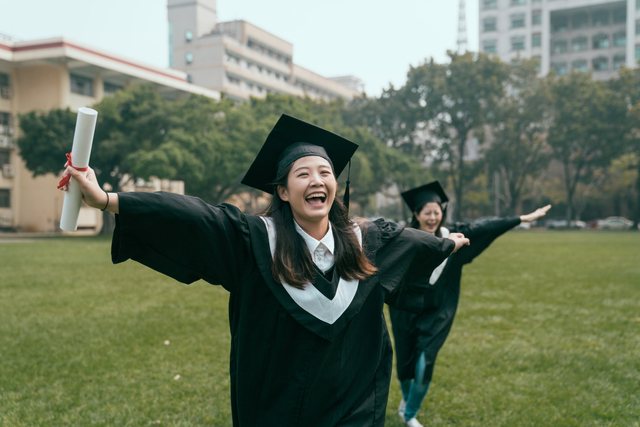 Ilustrasi fresh graduate. Foto: Shutterstock