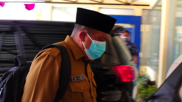 Polres Jember periksa Pelaksana Tugas (Plt) Kepala Badan Penanggulangan Bencana Daerah (BPBD) Jember Moh Djamil serta Kabid II Penta Satria terkait dana pemakaman pasien COVID-19. Foto: Dok. Istimewa