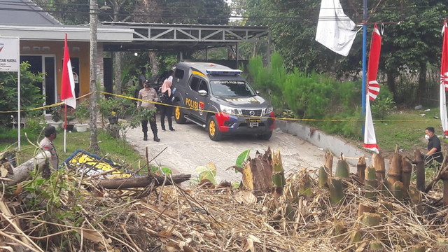 Polisi turunkan anjing pelacak olah TKP pembunuhan Tuti-Amalia di Subang. Foto: Dok. Istimewa