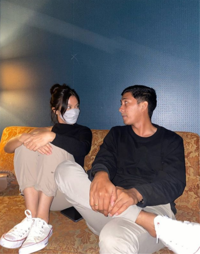 Kenang Mirdad dan Tyna Kanna Mirdad. Foto: Instagram/tynakannamirdad